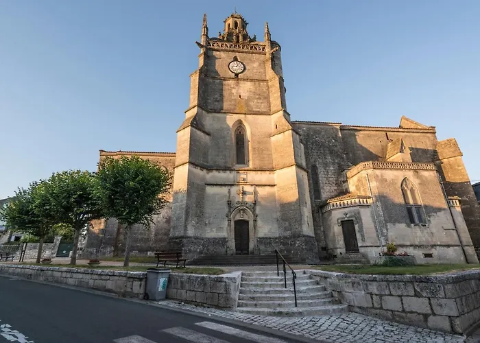 Vintage Holiday home Saint-Fort-sur-Gironde